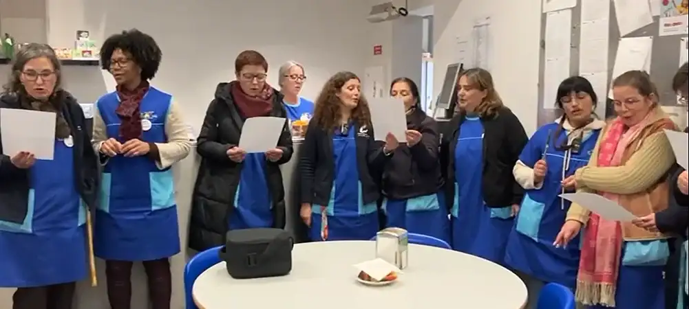 Assistentes Operacionais Celebram o Dia de Reis com Alegria na Escola